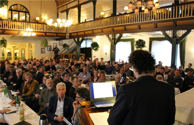 Wie sieht der Öko-Obstanbau der Zukunft aus? Dazu tagen in Jork Öko-Obstbauern und Fachleute noch bis Sonntag. Foto Richter