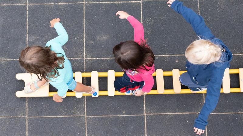 Wie viele Kinder haben Familien in verschiedenen Ländern? (Symbolbild)