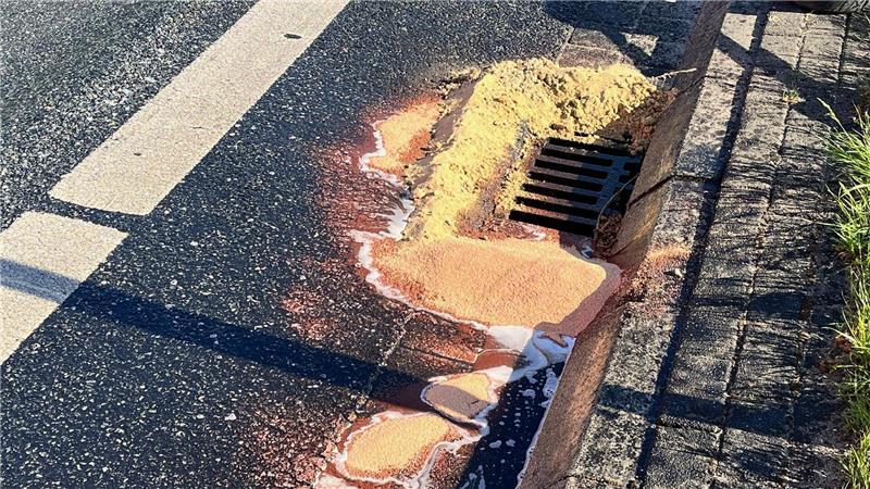 Chemieunfall auf L-111-Kreuzung in Stade - Vollsperrung aufgehoben Wie weit hat sich die Chemikalie verbreitet?