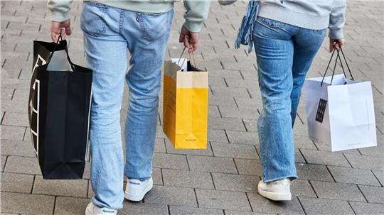 Wie wohlhabend oder arm man ist, hängt nicht nur am Einkommen, auch die regionalen Lebenshaltungskosten spielen eine Rolle.