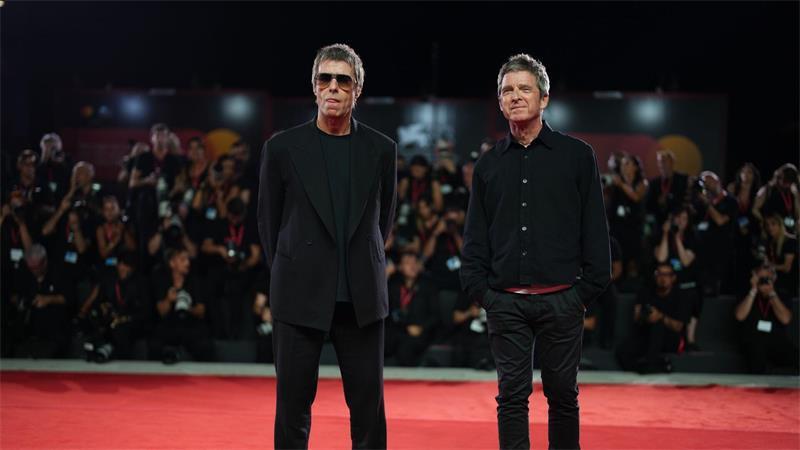 „Es ist wie die Wiedergeburt von Jesus“: Oasis in Venedig Wieder zusammen: Liam und Noel.