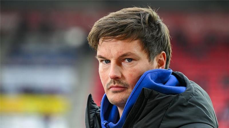 Wiedergenesen und wieder auf der Bank: HSV-Trainer Merlin Polzin.
