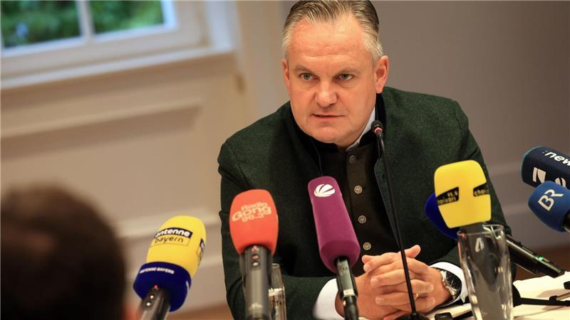 Nach Überfüllung: Was sich künftig auf der Wiesn ändern soll Wiesn-Chef Christian Scharpf will künftig schneller auf solche Situationen reagieren.