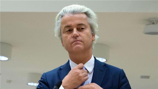 Wilders sagt, er mache den Weg frei für eine rechte Koalition und eine Politik, die auf weniger Immigration und Asyl ziele.