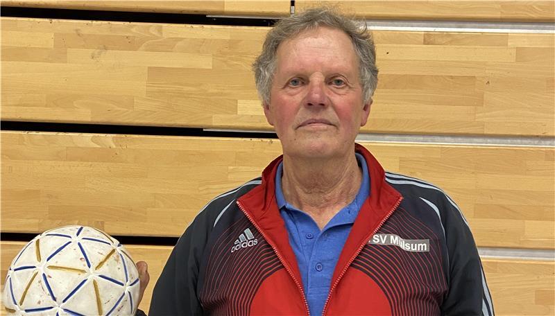 Wie aus einer Kneipenidee 50 Jahre Handball in Mulsum wurden Wilfried Beckmann vom TSV Mulsum.