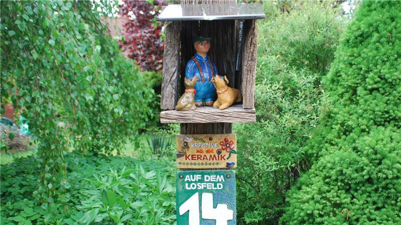 Wilkommensschild der Kreativen Keramikwerkstatt in Fredenbeck.