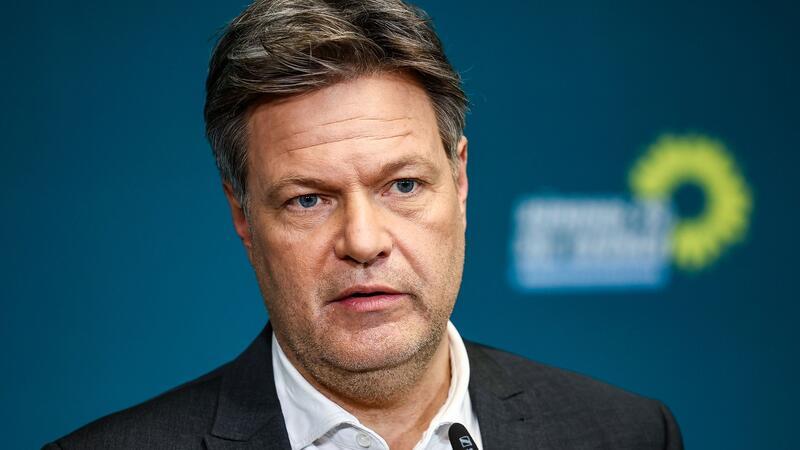 Habeck will Anreize für längeres Arbeiten Will keine Debatte über ein verändertes Renteneintrittsalter führen:Robert Habeck.