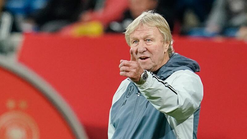 Olympia lockt: „Ganz besonderes Spiel“ für DFB-Frauen Will mit Deutschlands Fußballerinnen das Olympia-Ticket lösen: Horst Hrubesch.