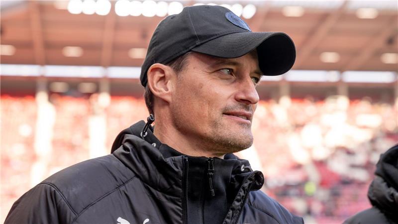 Will unbedingt gegen RB Leipzig spielen: St. Paulis Cheftrainer Alexander Blessin (Archivbild)