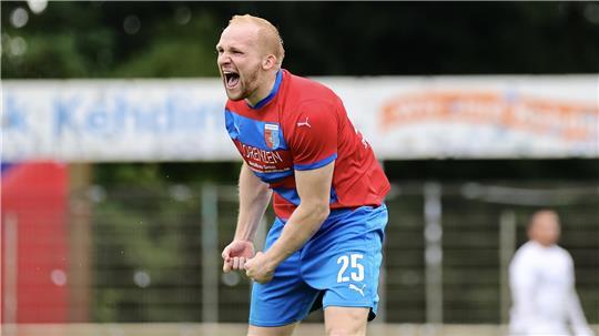 So schafft es D/A II an die Tabellenspitze der Landesliga Wille, Mentalität und Erfahrung. Dafür steht Abwehrmann Nick Dehde bei D/A.