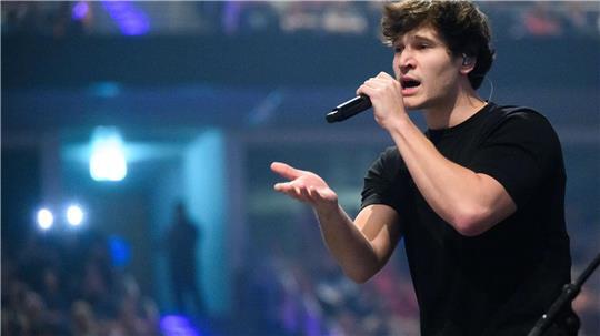 Wincent Weiss ist glücklich - und singt darüber. (Archivbild)