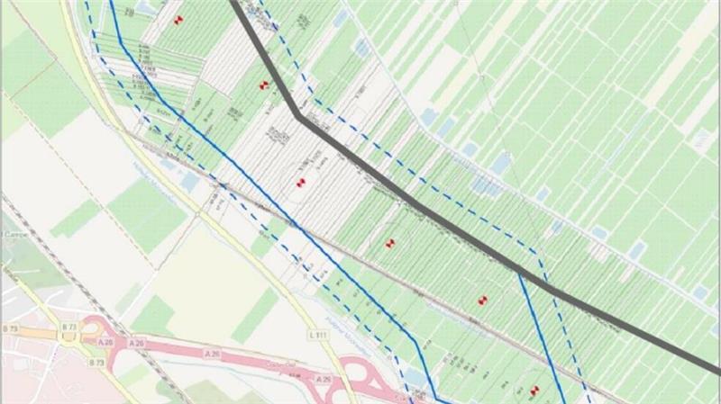 Windkraft ist möglich: Grenzen des Vorranggebiets kulturelles Sachgut (graue Linie) und der Windkraft-Potenzialfläche in Hollern-Twielenfleth, unten verläuft die A26.