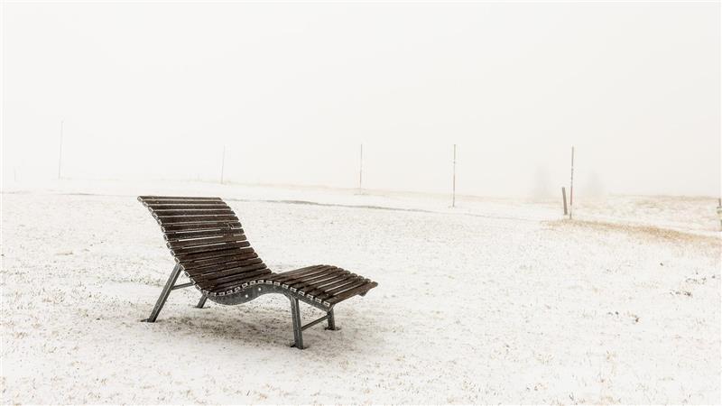 Wintereinbruch auf dem Feldberg: Schnee, Nebel und Wind in Baden-Württemberg
