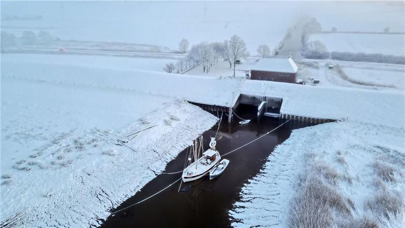 Winterlandschaft in Ostfriesland bei Terborg (Moormerland)