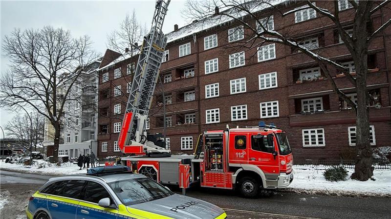 Winterlicher Einsatz zur Gefahrenabwehr.