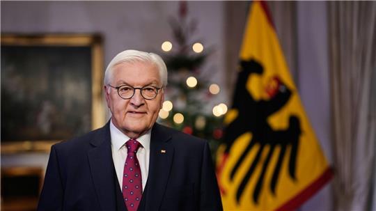„Wir brauchen Mut, um immer wieder neu anzufangen“, sagte Bundespräsident Frank-Walter Steinmeier in seiner vorab veröffentlichten Weihnachtsansprache. 