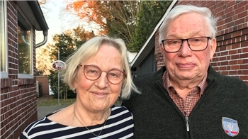 "Wir freuen uns auf unser Jubiläum, den 25. Weihnachtsmarkt in Groß Sterneberg."Gerda und Heinz Lohmann am Dienstag, 18. November 2025.