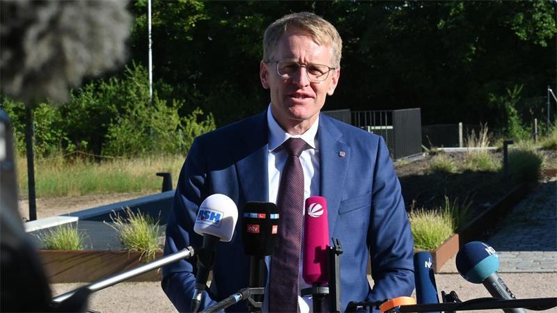 Schleswig-Holstein feiert 80 Jahre - Fest der Bürger „Wir haben alle miteinander Grund stolz darauf zu sein, diesen Geburtstag zu begehen“, sagte Ministerpräsident Daniel Günther (CDU).