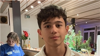 „Wir haben mit dem Bürgermeister über die Zukunft der Jugend in Estebrügge gesprochen, was mir sehr gut gefallen hat.“Lex (15) aus Estebrügge engagiert sich beim Jugendtreff, am 19. Dezember 2025.