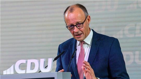 „Wir müssen ein starker Industriestandort bleiben“, sagt Kanzler Friedrich Merz (CDU).