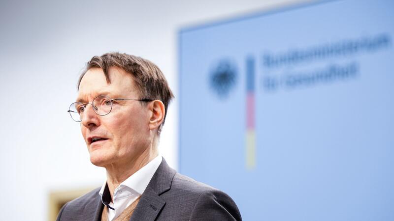 Mehr Geld und weniger Stress für Hausärzte – Was sich für Patienten ändert „Wir werden bei den Hausärzten eine Entbudgetierung vornehmen“: Karl Lauterbach.