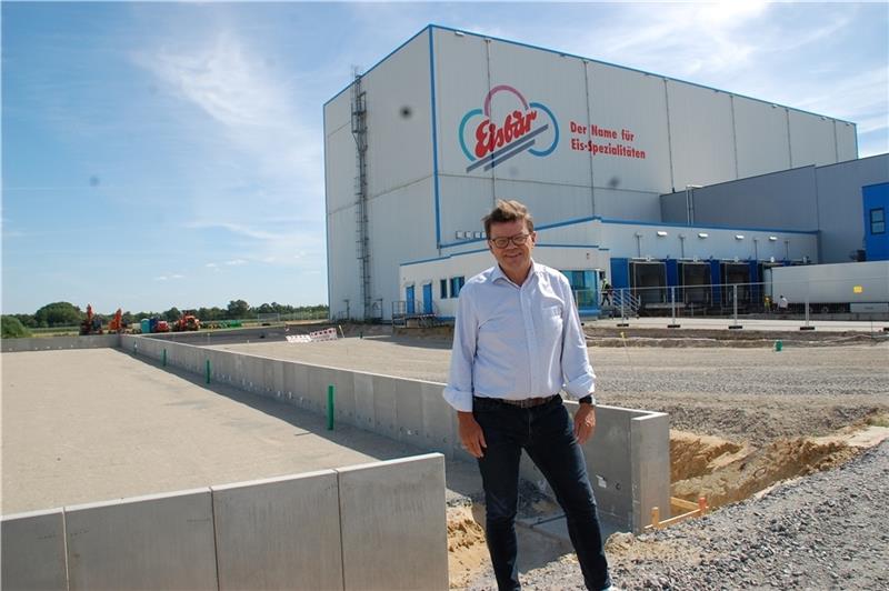 Eisbär Eis in Apensen investiert in gasfreie Energieversorgung Wir wollen gasfrei werden und uns auch im kommenden Jahr mit der Energieumwandlung verstärkt beschäftigen“, betont Eisbär-Eis-Geschäftsführer Martin Ruehs. Fotos: Laudien