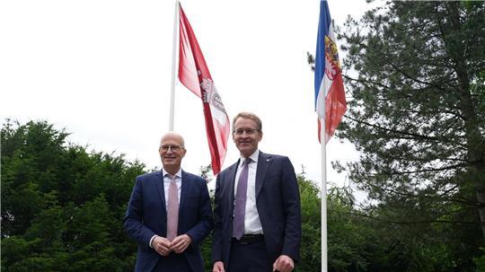 „Wir wünschen uns natürlich in Schleswig-Holstein, dass der Zuschlag am Ende auch für Hamburg fällt“, sagte der Ministerpräsident von Schleswig-Holstein, Daniel Günther (CDU).