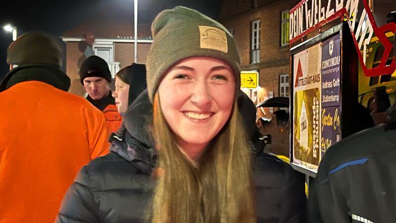 „Wir würden gerne nur noch 20 Kühe betüdeln, wenn wir davon leben könnten“, sagt Maja Borchers aus Burweg.