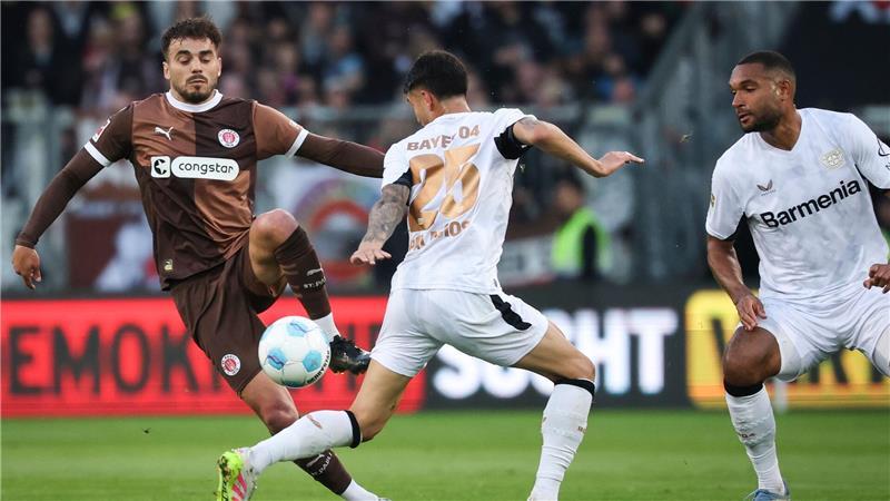 Wirbelte mit seinen St. Pauli-Kollegen zu Beginn den Meister durcheinander: Danel Sinani (l).