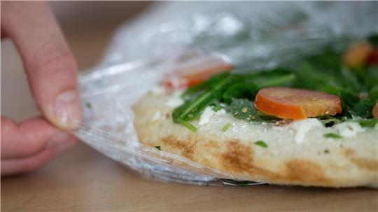 Wird Tiefkühlpizza künftig teuer? (Archivbild) 