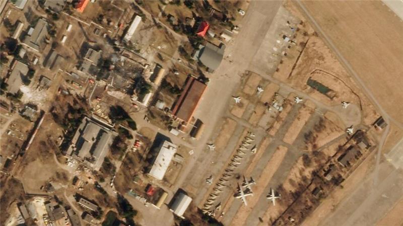 Europäer wollen ukrainischer Rüstungsindustrie helfen Wird der zivile Flugbetrieb am Airport Lwiw im äußersten Westen der Ukraine wieder aufgenommen? (Archivbild)