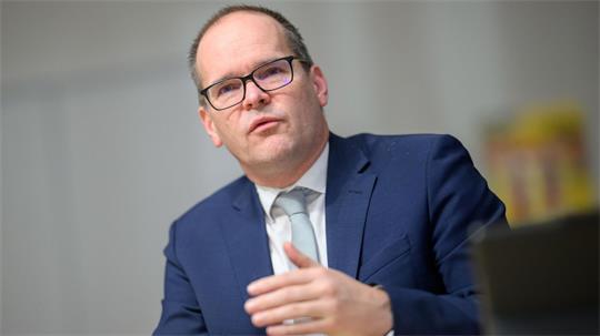 Wirtschaftsminister Grant Hendrik Tonne (SPD) plädiert für eine Übergewinnsteuer. 