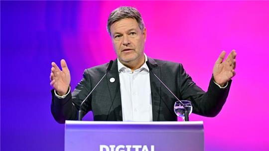 Wirtschaftsminister Robert Habeck beim Digital-Gipfel 2023.