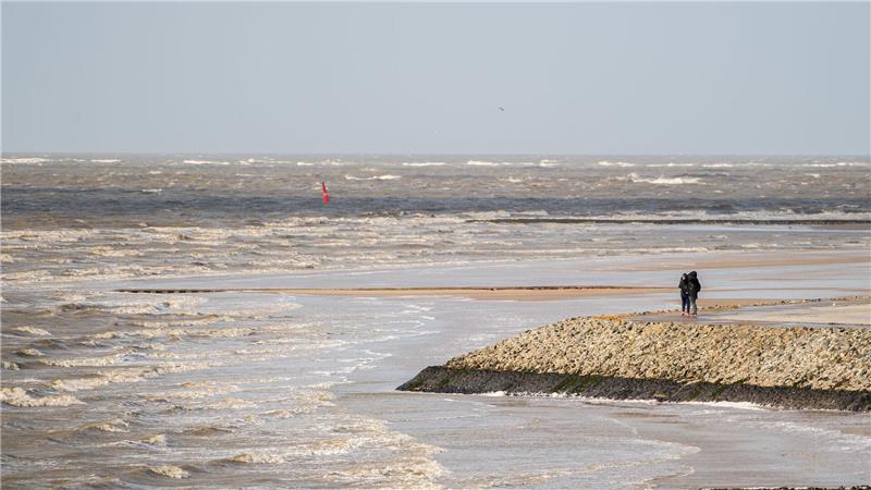 Wissenschaftler gehen davon aus, dass der Meeresspiegel in der Nordsee bis 2100 zwischen 30 und 120 Zentimeter steigen wird. (Archivbild)