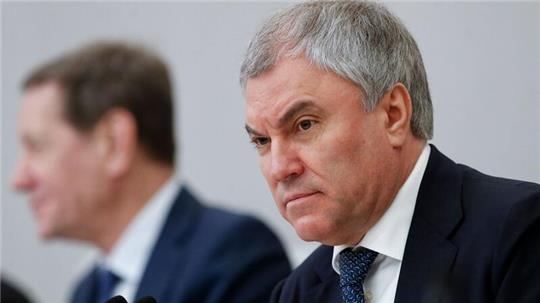 Wjatscheslaw Wolodin beschuldigt die westlichen Regierungen, eine Politik des Völkermords in der Ukraine zu unterstützen.