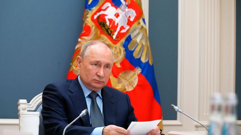 G20-Gipfel: Putin weist Vorwürfe wegen Ukraine-Krieg zurück Wladimir Putin nimmt per Videokonferenz an dem G20-Gipfel teil.