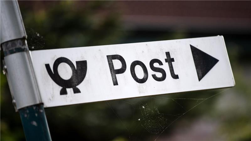 Wo lang geht es zur Post? Mancherorts endet der Weg vor einem Automaten. (Symbolbild)