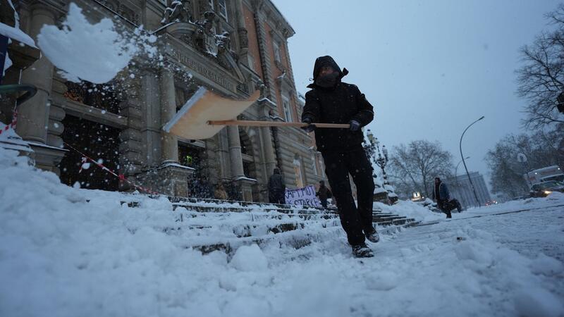 Wo viel Eis und Schnee liegt, kann man auch schneller ausrutschen.