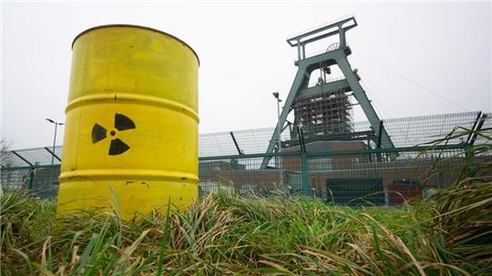 Wohin mit dem Atommüll? Anti-Atomorganisationen kritisieren Lager und Transporte. (Symbolbild)