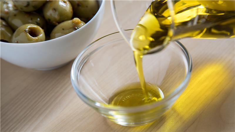 Wohin mit übrig gebliebenem Speiseöl? Die Samtgemeinde Horneburg will im nächsten Jahr erstmals Sammelboxen für Küchenfette aufstellen lassen.