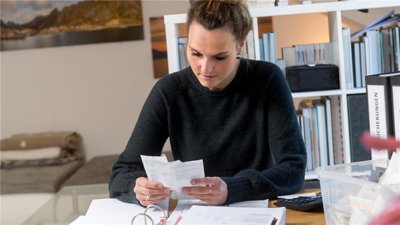 Steuerbelege clever sortieren – so geht‘s stressfrei Wohin nur mit den Belegen? Steuerlich relevante Unterlagen werden am besten schon unterjährig sinnvoll abgeheftet.