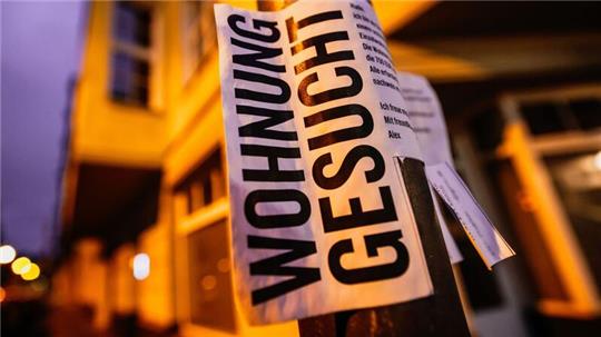 Wohnung gesucht: Die Wohnungssuche dürfte künftig noch schwerer werden (Symbolbild).