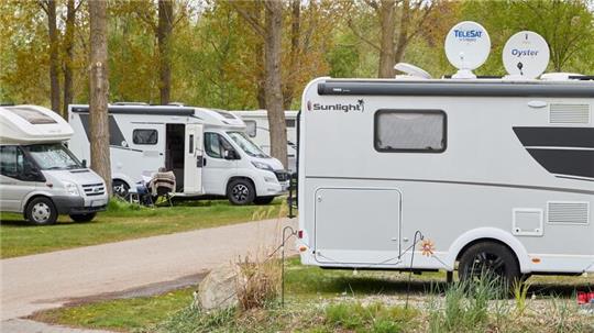 Wohnwagen-Platz in Scharbeutz. Im europaweiten Vergleich liegt Deutschland mit seinem bundesweiten Schnitt von 27,52 Euro weiter im oberen Mittelfeld.