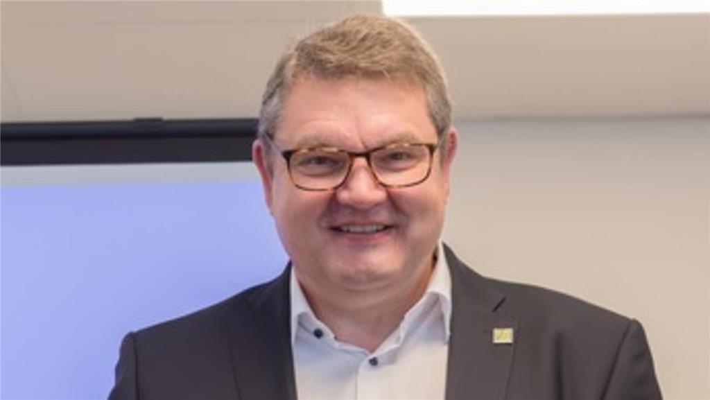 "Wolfgang Dipper, stellvertretend für alle Ehrenamtlichen im Team des Christkind...