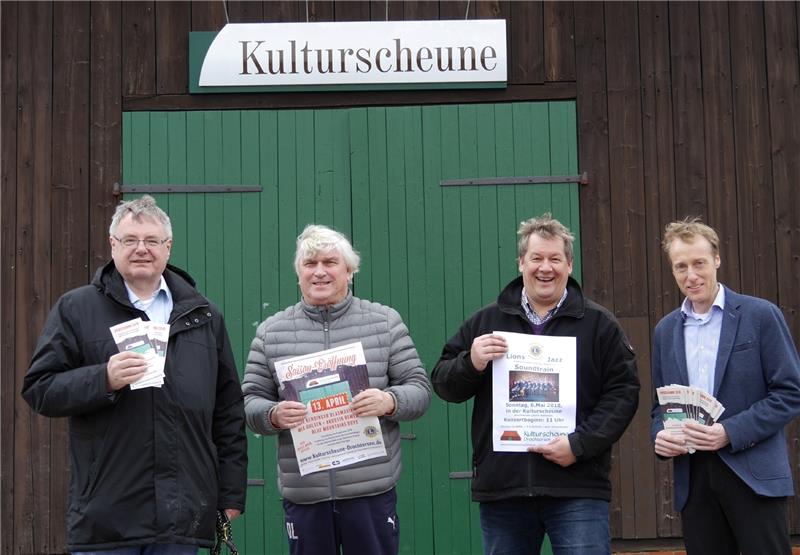 Wolfgang Hilbig (von links), Dirk Ludewig, Sascha Loudovici und Mike Eckhoff gehören zum Team der „Initiative Kulturscheune“ . Foto Umland