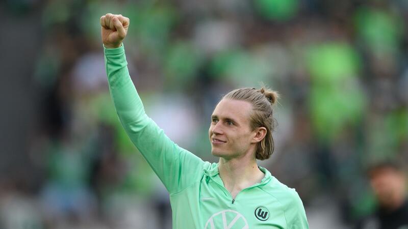 Wimmer über Rangnick-Verbleib: „Freut jeden in Österreich“ Wolfsburgs Patrick Wimmer jubelt nach dem Schlusspfiff.