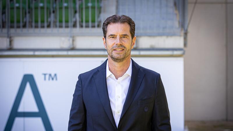 „Macht Liga attraktiver“: Boom bei Fußballerinnen hält an Wolfsburgs Sportdirektor Ralf Kellermann fordert mehr Spiele in großen Stadien in der Frauen-Bundesliga.