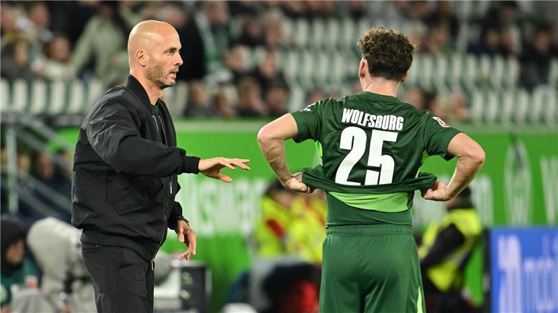 Wolfsburgs Trainer Paul Simonis konnte mit seinem Team erneut nicht daheim gewinnen.