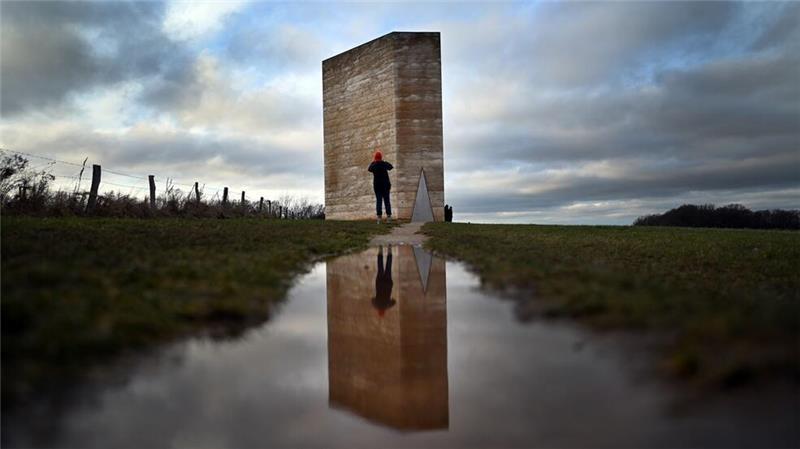 Wolken über der Bruder-Klaus-Kapelle in Nordrhein-Westfalen.