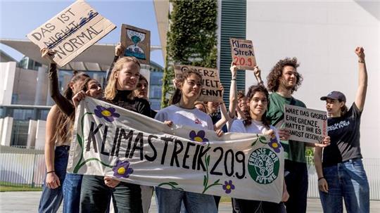 Wollen am Freitag in mehr als 100 Orten auf die Straße gehen: Klimaschützer von Fridays for Future. 